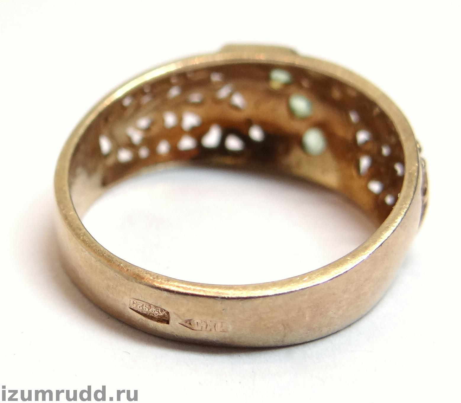 Серебряное кольцо 925 пробы с хризолитами